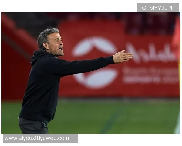 国安主帅解释半场换三人意图在于调整战术以扭转局势