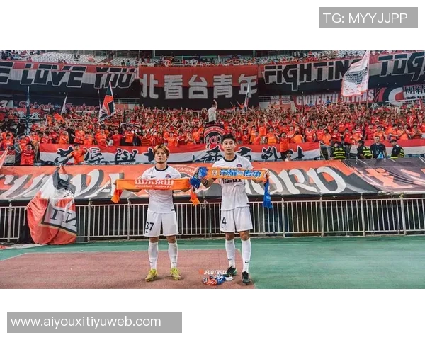 山东泰山队备战上海海港队赛前训练全景展现团队士气与战术准备