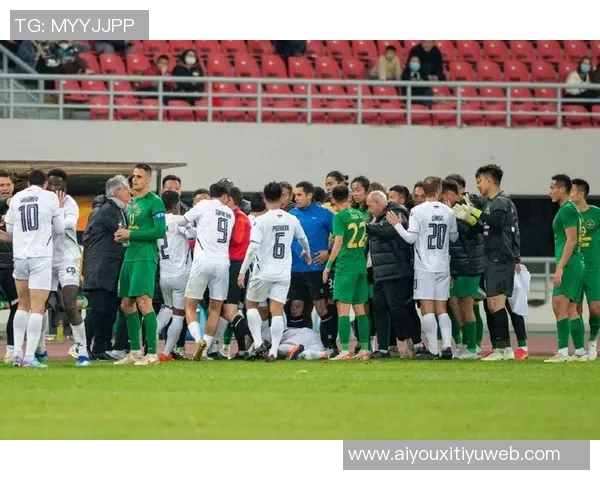 泰国队换人出现意外情况裁判与中国队共同调解纷争